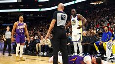Už se úplně zbláznil? Známý raubíř dal soupeři v NBA pěstí