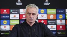 Mourinho zase baví. Hvězdný kouč usnul na tiskovce, zmohla ho dlouhá otázka