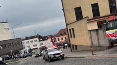 Policie evakuovala školu v Uherském Brodě. Našli tam výbušnou látku