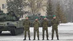Armáda cvičí s novými tanky. Dostala je od Německa za podporu Ukrajiny