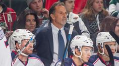 Tortorella chyběl na tréninku. Podstoupil operaci kvůli rakovině