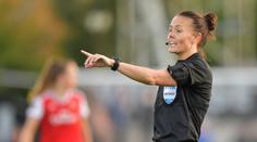 Anglický profesionální fotbal má první ženskou rozhodčí. Dočká se v pondělí