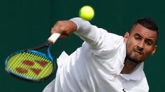 Bouřlivák Kyrgios dostal kanára, přesto postoupil! Bartyová jde dál