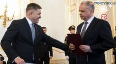 Slováky rozčílil Ficův úsměv při demisi. Expert řekl, co jím skrýval