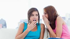 Ženy by měly s kamarádkami mluvit o sexu. Pomůže to i mužům