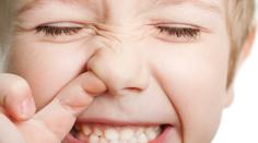 Nechutné a nebezpečné! Lékař varuje před rýpáním v nose