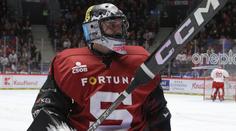 Láska hvězdného hokejisty se vrací ke sportu, bude hrát za slavný český klub. Praskla kvůli tomu tajná svatba