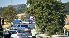 Tragická nehoda na Trutnovsku. Při srážce s autem zemřel motorkář