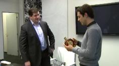 Bruno Senna je v Praze, setkal se s ředitelem TV Nova