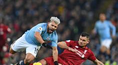 Stoper Liverpoolu to kosí i doma! Ostrým skluzem sundal vlastního syna