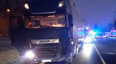 Hromadná nehoda u Benešova. Jeden z řidičů utekl, policie ho hledá vrtulníkem