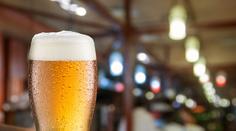 Češi přestávají chodit do hospod. Stále je tam ale láká zábava a pivo