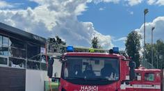 Aquapark v Jihlavě zachvátily plameny! Hasiči evakuovali desítky lidí
