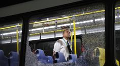 V Riu se zřejmě znovu střílelo! Teď na autobus s novináři
