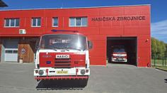 Pražská část rozpustila celou jednotku hasičů. Starosta si vyřizuje účty, tvrdí členové