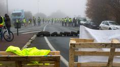 Demonstranti ve Francii uspěli! Minimální mzda 40 tisíc i prémie