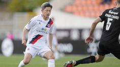 Japonský fotbalista dál překonává rekordy. Do zápasu nastoupil v 56 letech