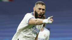 Famózní Benzema hattrickem řídil výhru a postup Realu, dále jdou také Citizens