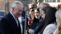 Fanoušek překvapil Karla dotazem ohledně Harryho. Král se mu vysmál