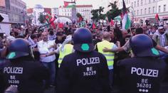 Cizinci pryč, křičela skupina mladých Němců. Situace v zemi se vyostřuje