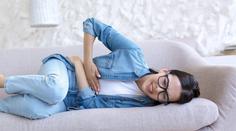 Lékaři varují před šířením nakažlivého viru. Způsobuje průjem, zvracení i křeče