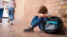 Matka zuří: Syn (8) chyběl jeden den ve škole. Učitelka se mu zákeřně pomstila