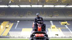 Fotbalisté budou hrát v rouškách, v Německu přišli s bizarním řešením