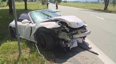Po nehodě se z Porsche stala hromada šrotu. Řidič je v pořádku