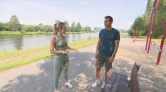 Snadná rozcvička pro vaše tělo. Ukážeme, jak cvičit na obyčejné lavičce