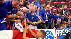 Rána jako z děla. Mbappé při rozcvičce trefil fanouška. Pak se omlouval