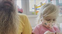 Dvouletá Madlenka závodí s časem. Do šesti týdnů potřebuje dárce kostní dřeně