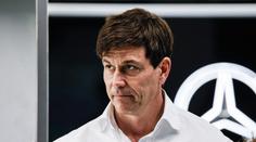 Mercedes měl odmítnout Sainze. Šanci prý dostane obří talent