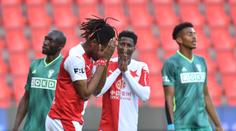Slavia přišla o výhru po chybě Deliho, Boleslav a Sparta předvedly show