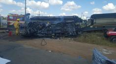 Autobus s dětmi začal po nehodě hořet. Zemřelo 20 školáků!