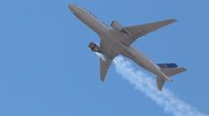Letecké společnosti uzemňují Boeing 777. Na vině je nehoda v Denveru