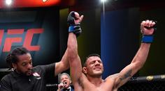 Šampion se vrátil! Dos Anjos po pěti letech zvítězil v lehké váze