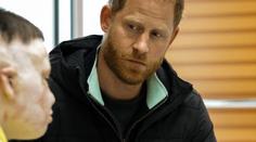 Přísně tajná návštěva: Princ Harry překvapil ukrajinské vojáky