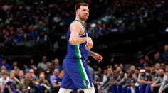 Skvělý Dončičův návrat po zranění. Dal 53 bodů a zapsal se mezi legendy
