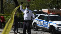 Opilá Newyorčanka srazila a zabila policistu. Předtím na facebooku nadávala policii