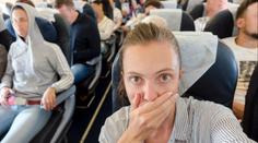 Skandál na palubě letadla: Aerolinka pustila cestujícím film pro dospělé