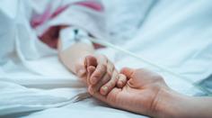 Policie řekla důvod, proč otčím týral Kamila (†8). Shodil mu na zem telefon
