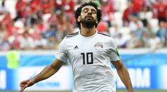 Salahománie! Egypťana během utkání obtěžoval polonahý fanoušek