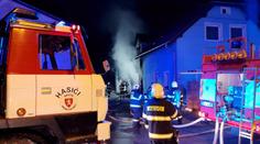 Na Příbramsku hořely dílny, hasiči vyhlásili druhý stupeň poplachu