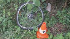 Osobní auto srazilo cyklistu na Karvinsku, po řidiči pátrají policisté