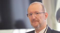 Prezidentův kandidát neprošel. Senátoři nominaci Simona neschválili