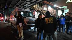 Střelec řádil v newyorském metru. Mrtvý a pět zraněných včetně 14leté dívky