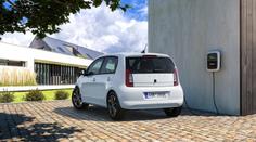 Hybridy a elektromobily v Česku trhají rekordy. Evropa je ale jinde