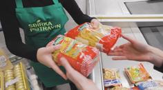 Potravinovým bankám docházejí zásoby. Lidé mohou pomoci ve sbírce