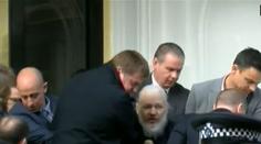 Hon na Assange nekončí, zatkli také jeho spolupracovníka!
