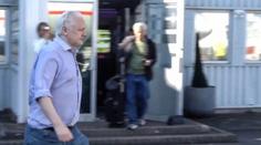 Zakladatel WikiLeaks Assange je na svobodě. Uzavřel dohodu s Američany
